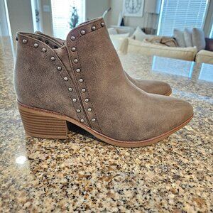 Mia ankle booties boots 8